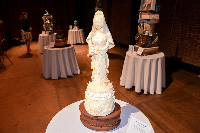 Cake sculpted from white chocolate.